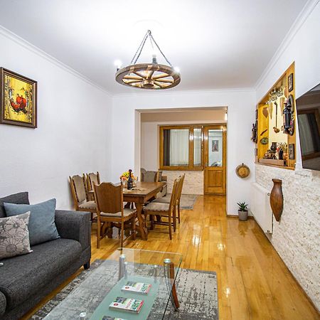 Cozy Apartment On Kostava Тбилиси Екстериор снимка