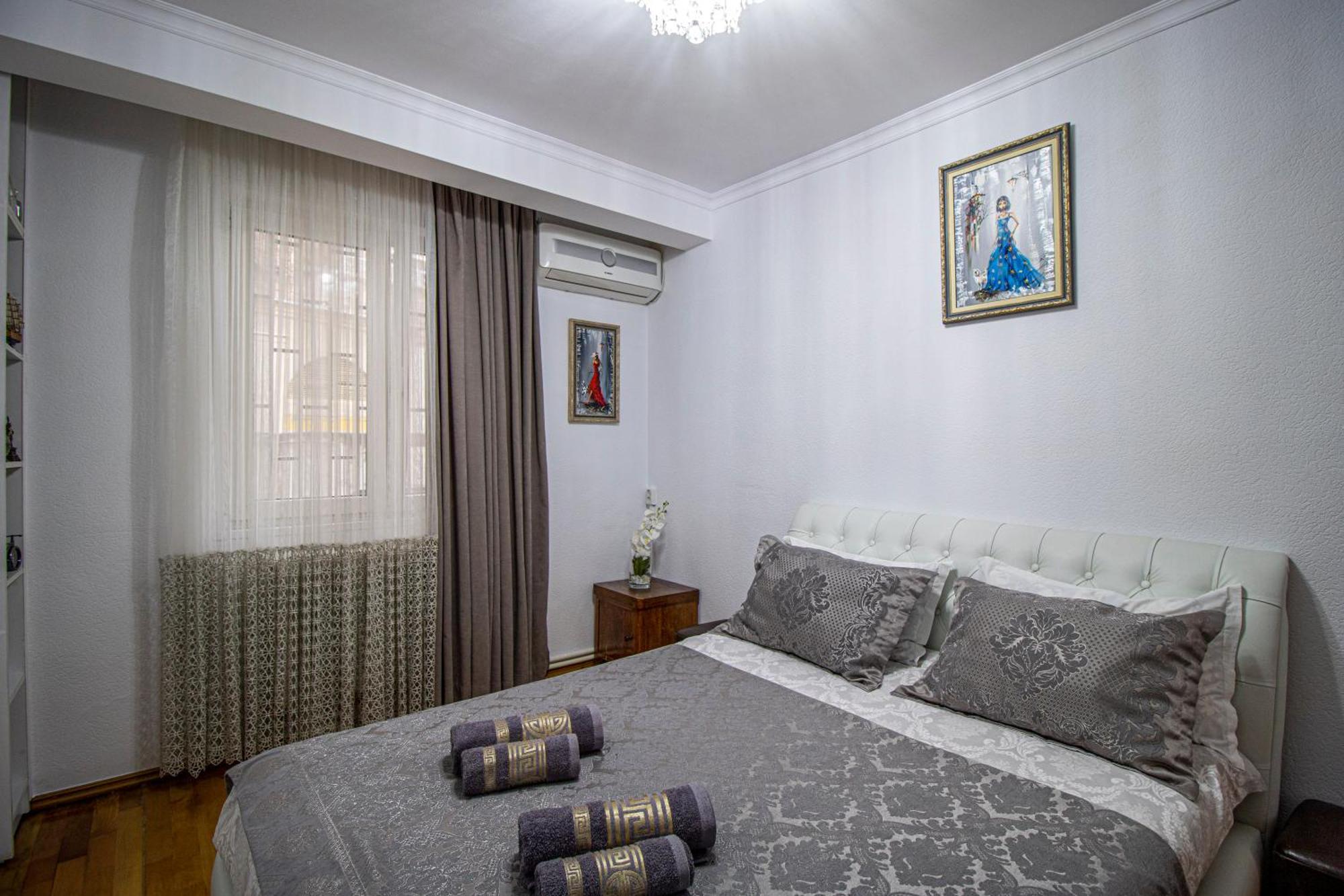 Cozy Apartment On Kostava Тбилиси Екстериор снимка